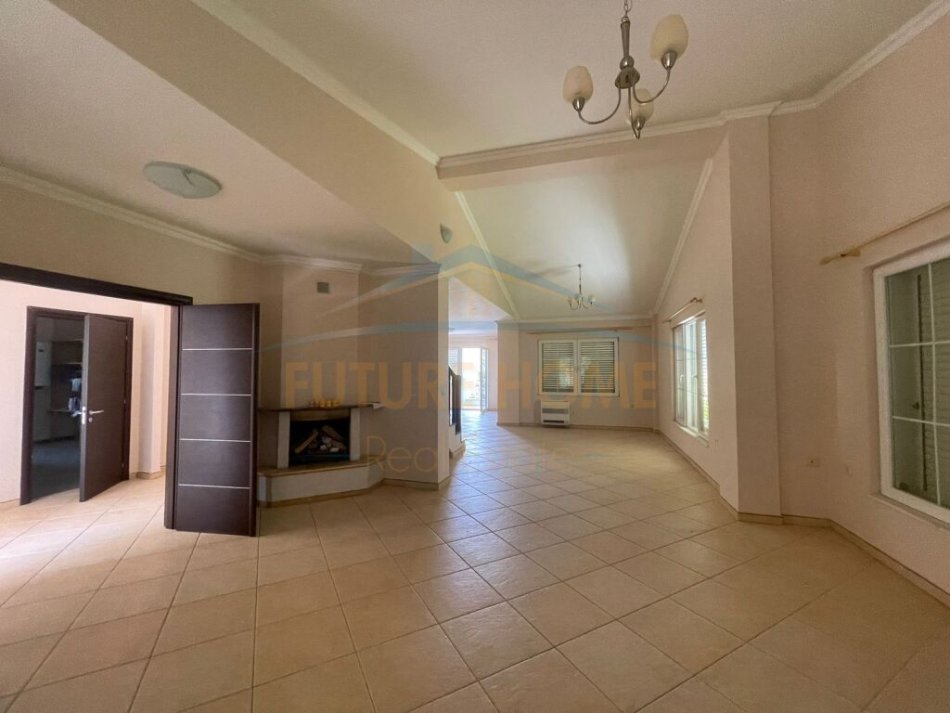 Tirane, jepet me qera Vile 3 Katshe , 670 m² 4.000 € (TEG)