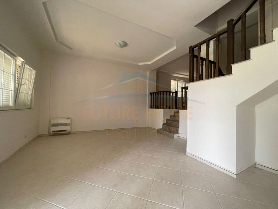 Tirane, jepet me qera Vile 3 Katshe , 670 m² 4.000 € (TEG)