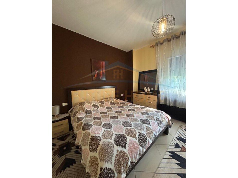 Tirane, shitet apartament 1+1+Ballkon Kati 2, 73 m² 120.000 € (Ali Demi)