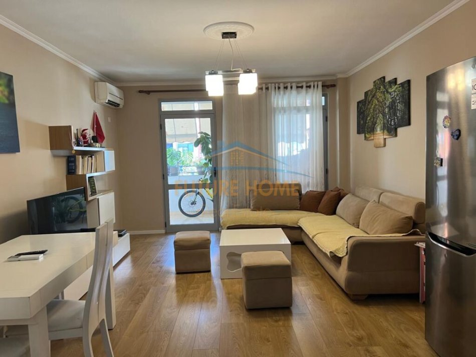 Tirane, shitet apartament 2+1+Ballkon Kati 4, 110 m² 144.000 € (Yzberisht)