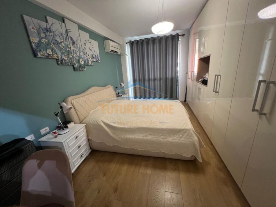 Tirane, shitet apartament 2+1+Ballkon Kati 4, 110 m² 144.000 € (Yzberisht)