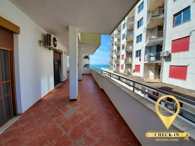Durres, shitet apartament ne plazh 2+1+BLK Kati 5, 150 m² 110.000 Euro (Golem)