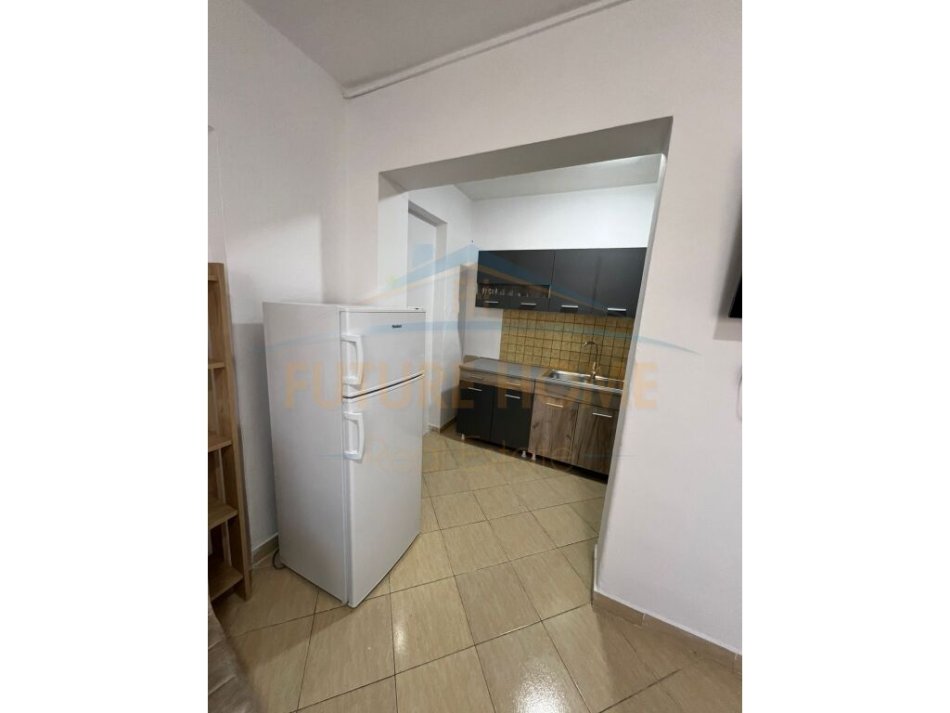 Tirane, jepet me qera apartament 1+1 Kati 5, 64 m² 500 € (21-Dhjetori)