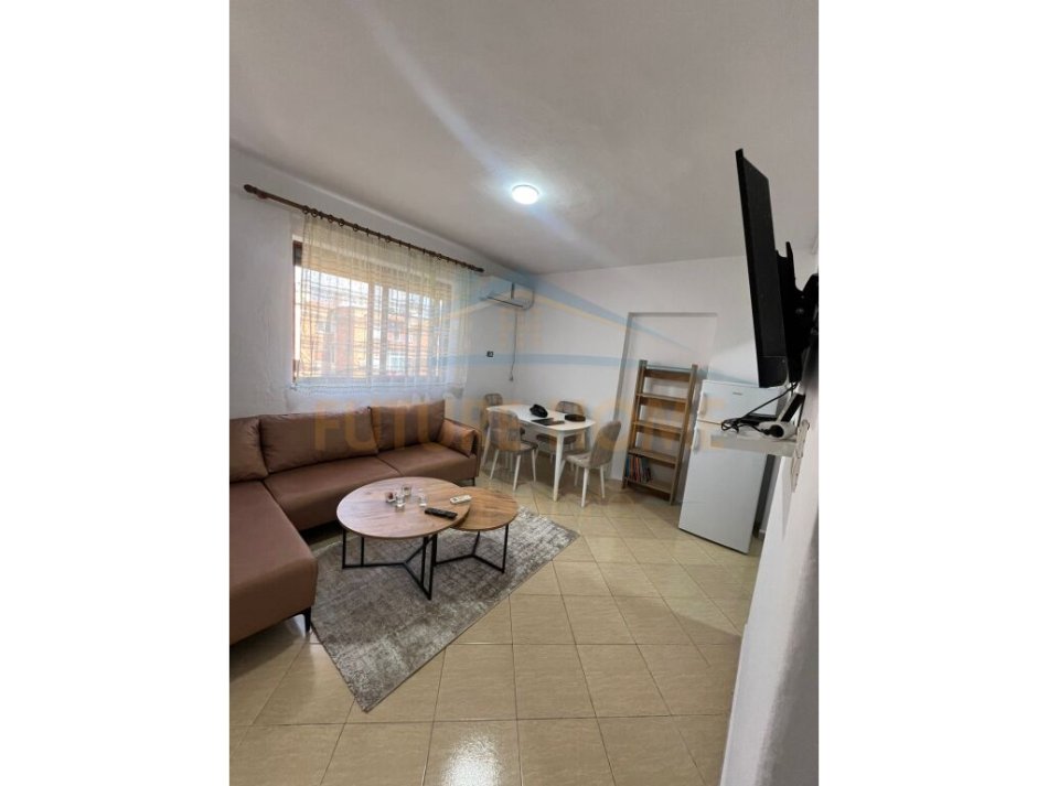 Tirane, jepet me qera apartament 1+1 Kati 5, 64 m² 500 € (21-Dhjetori)
