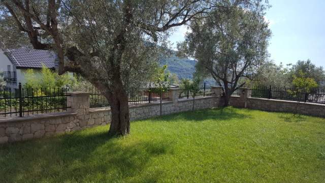Tirane, shitet Vile 600 m² 1.600.000 Euro