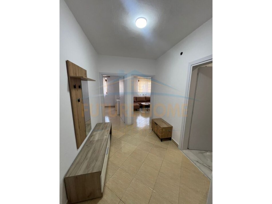 Tirane, jepet me qera apartament 1+1 Kati 5, 64 m² 500 € (21-Dhjetori)