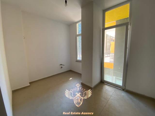 Shqiperi, shes apartament Kati 1, 65 m² 42.000 Euro (ISH RAJONI LAGJA 6)