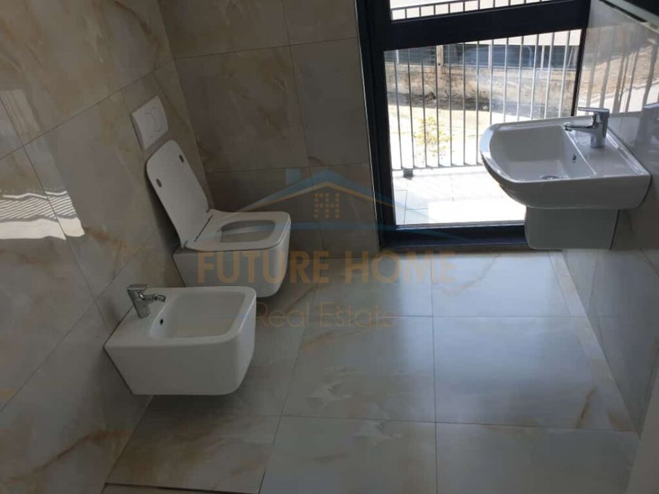 Tirane, jepet me qera apartament 2+1+Aneks+Ballkon Kati 3, 133 m² 1.300 € (RRUGA E KOSOVAREVE)