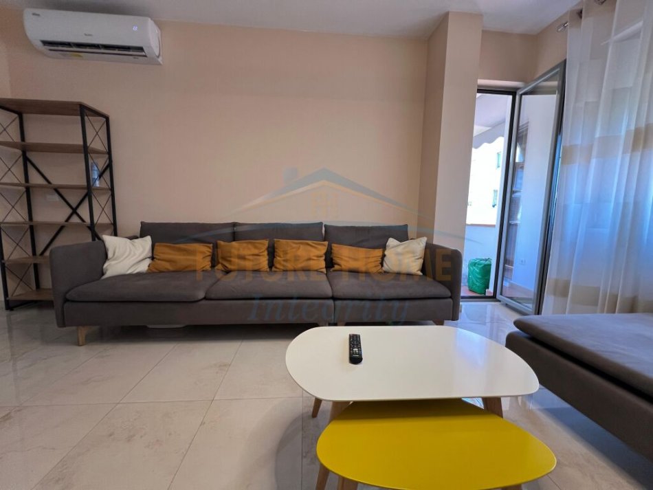 Tirane, jepet me qera apartament 2+1 Kati 3, 100 m² 600 € (RRUGA E DIBRES)