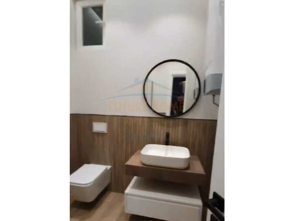 Tirane, shes apartament 2+1+Ballkon Kati 1, 119 m² 250.000 € (Kopshti Botanik)