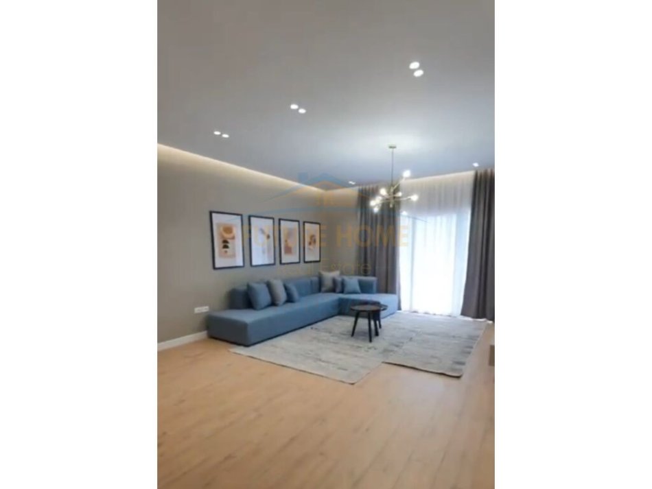 Tirane, shes apartament 2+1+Ballkon Kati 1, 119 m² 250.000 € (Kopshti Botanik)