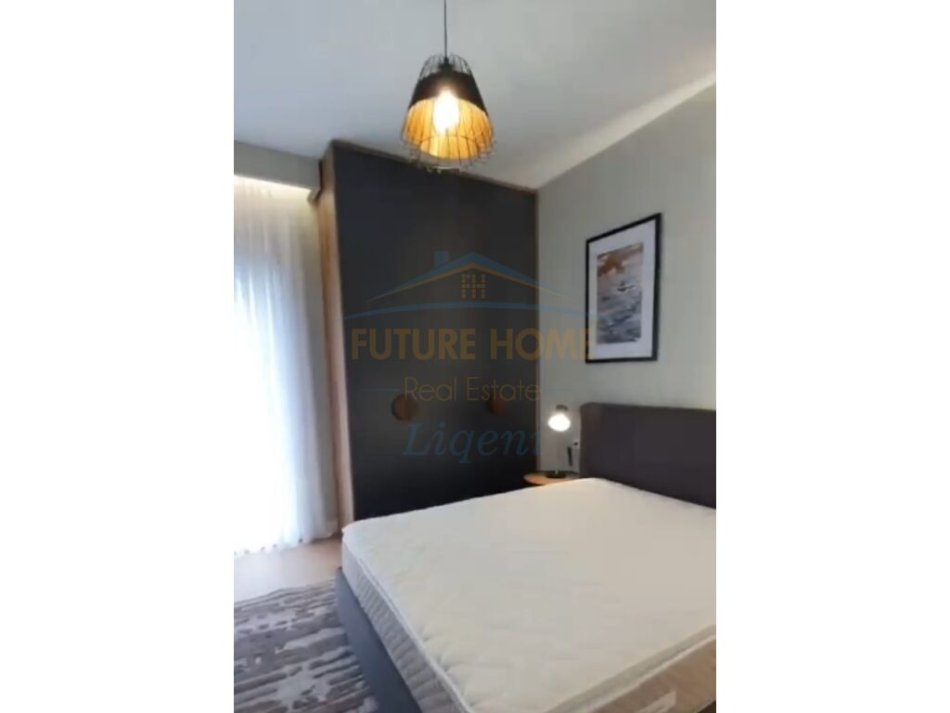 Tirane, shes apartament 2+1+Ballkon Kati 1, 119 m² 250.000 € (Kopshti Botanik)