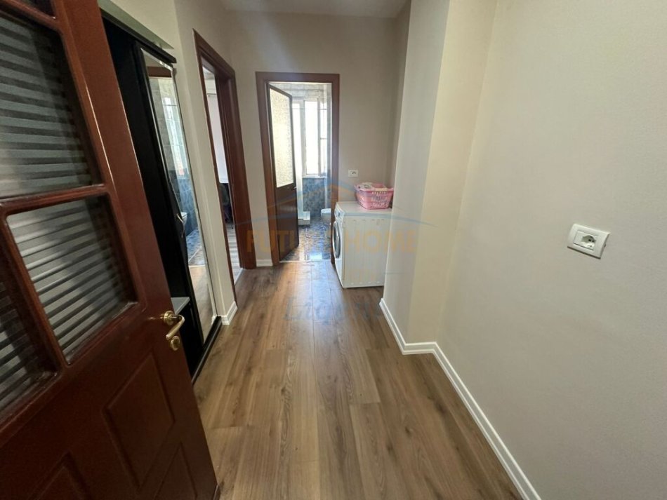 Tirane, shitet apartament 3+1+Ballkon Kati 6, 140 m² 300.000 € (Komuna e Parisit)