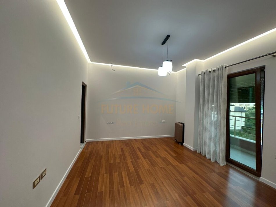 Tirane, shitet apartament 2+1 Kati 4, 119 m² 240.000 € (Liqeni i Thate)