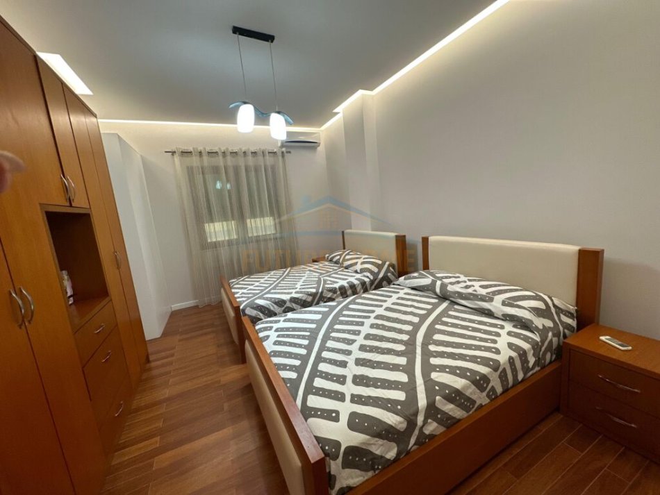 Tirane, shitet apartament 2+1+Ballkon Kati 4, 120 m² 240.000 € (LIQENI I THATE)