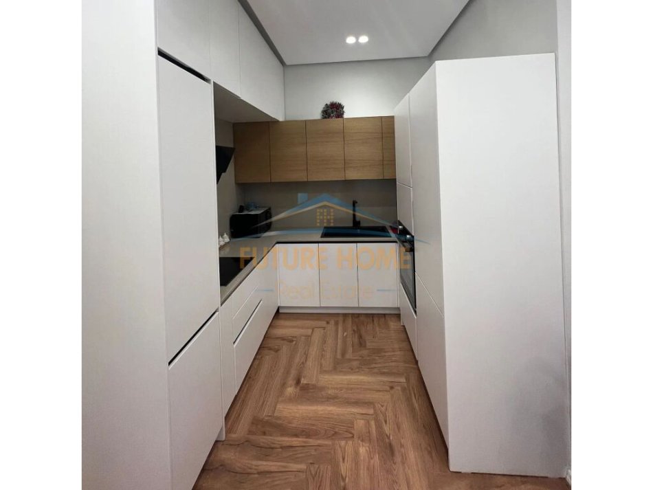 Tirane, jepet me qera apartament 1+1+Ballkon Kati 4, 73 m² 800 € (Rruga e Kavajes)
