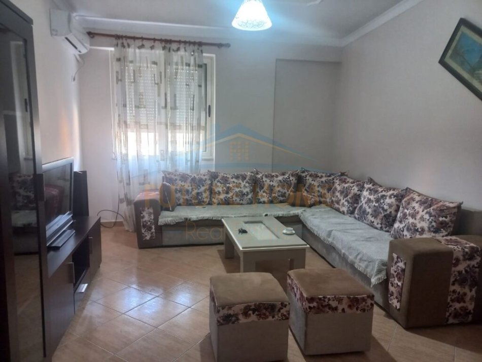 Tirane, jepet me qera apartament 2+1+Ballkon Kati 4, 95 m² 750 € (Isa Boletini)