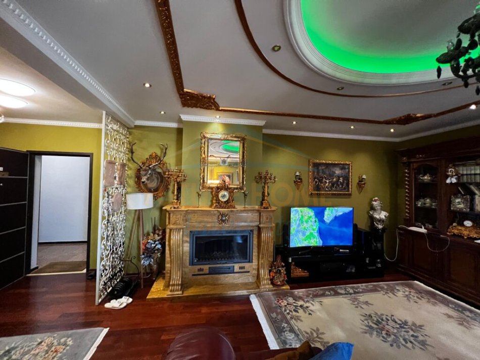 Tirane, shitet apartament 3+1+Aneks+Ballkon Kati 7, 182 m² 650.000 € (Rr. Barrikadave)