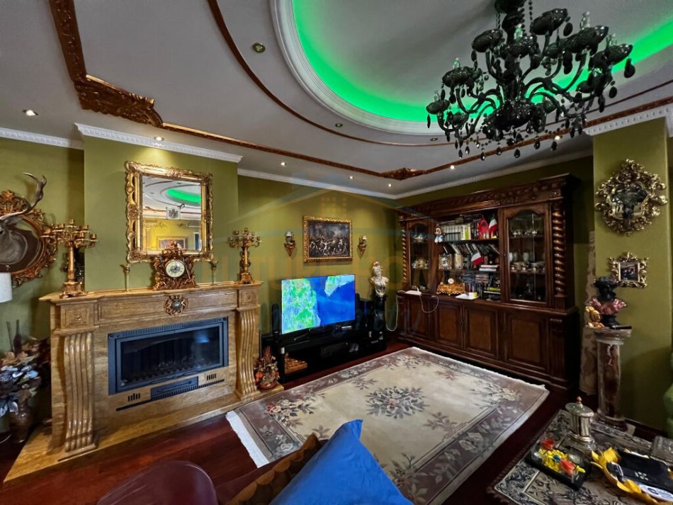 Tirane, shitet apartament 3+1 Kati 7, 181 m² 650.000 € (Rruga e Barrikadave)