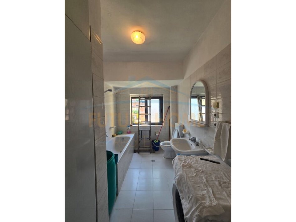Tirane, jepet me qera apartament 2+1 Kati 4, 98 m² 500 € (Shkolla e Baletit)