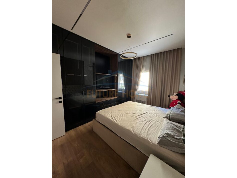 Tirane, shitet apartament 1+1+Aneks+Ballkon Kati 1, 80 m² 165.000 € (Farke)