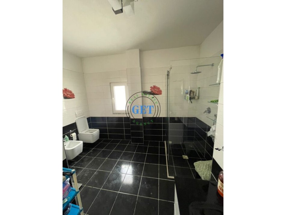 Durres, shitet apartament 3+1 Kati 5, 150 m² 170,000 € (Shkembi i Kavajes)