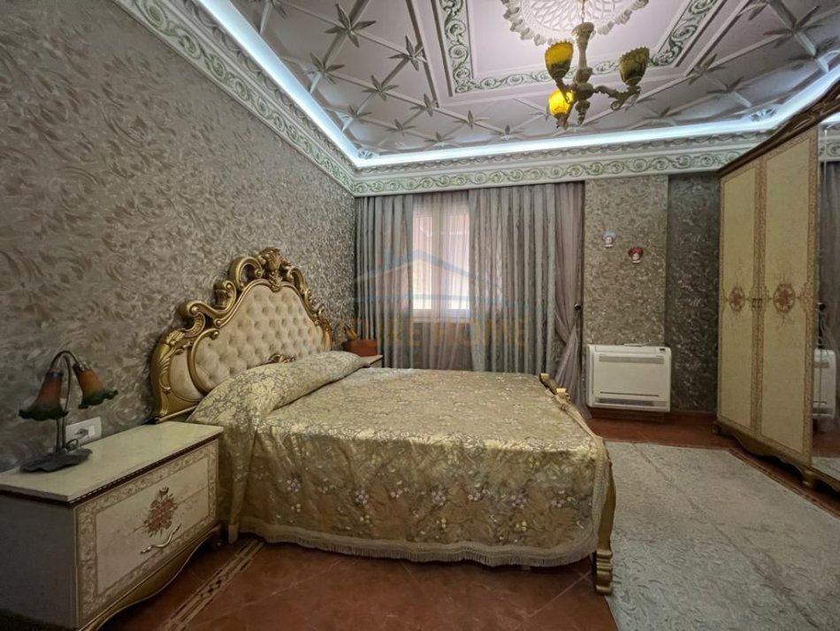 Tirane, shes apartament 3+1+Aneks+Ballkon Kati 2, 120 m² 240.000 € (kodra e diellit)