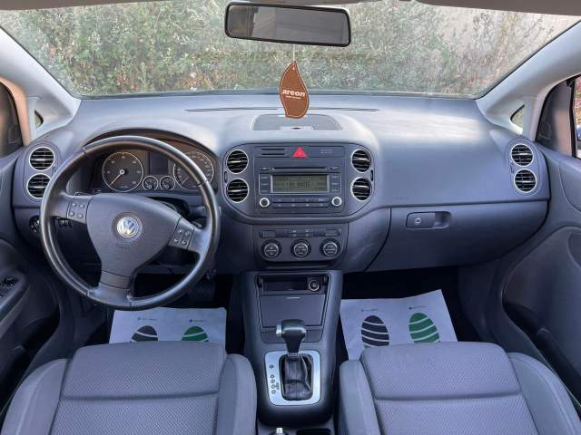 Tirane, shes makine Volkswagen GOLF 5 PLUS Viti 2006, 5.700 Euro