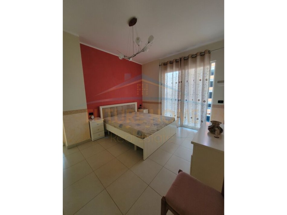Tirane, jepet me qera apartament 2+1 Kati 5, 110 m² 450 € (Yzberisht)