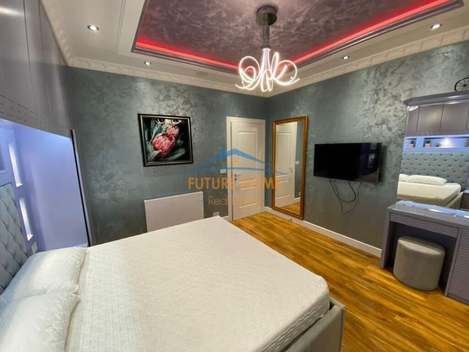 Tirane, jepet me qera apartament 2+1+Ballkon Kati 2, 80 m² 450 € (Njazi Meka, Allias)