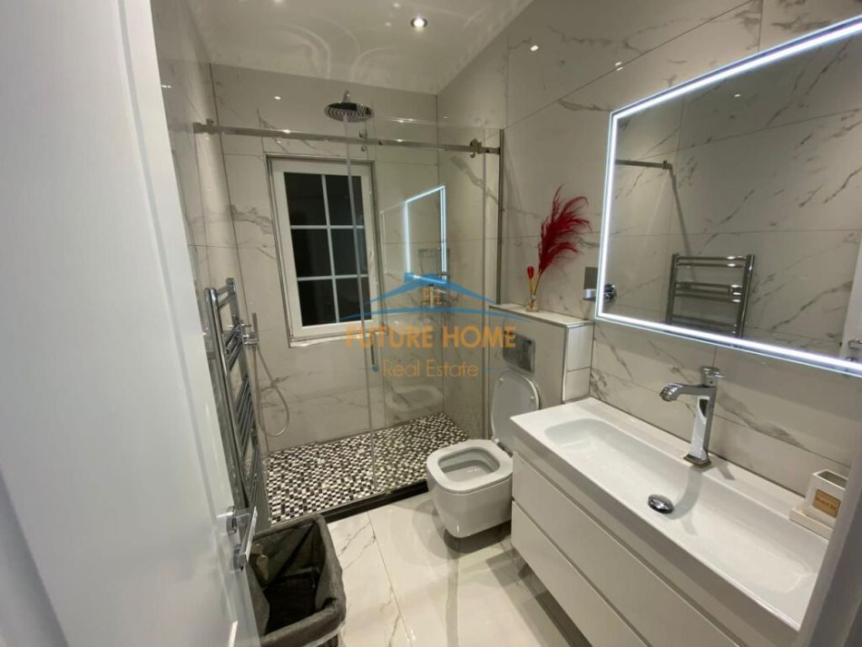 Tirane, jepet me qera apartament 2+1+Ballkon Kati 2, 80 m² 450 € (Njazi Meka, Allias)