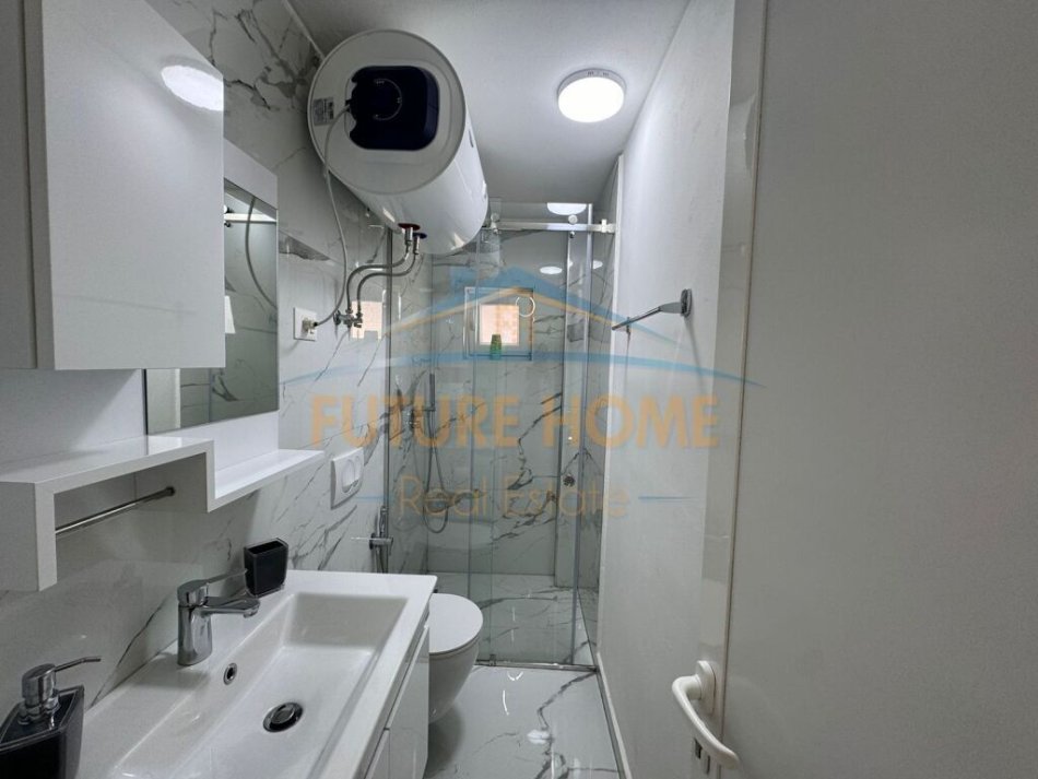 Tirane, jepet me qera apartament 1+1+Ballkon Kati 4, 70 m² 500 € (Shkolla e Baletit)