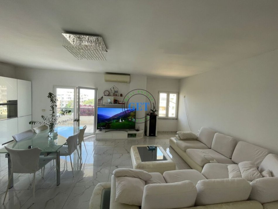 Durres, shitet apartament 3+1 Kati 5, 150 m² 170,000 € (Shkembi i Kavajes)