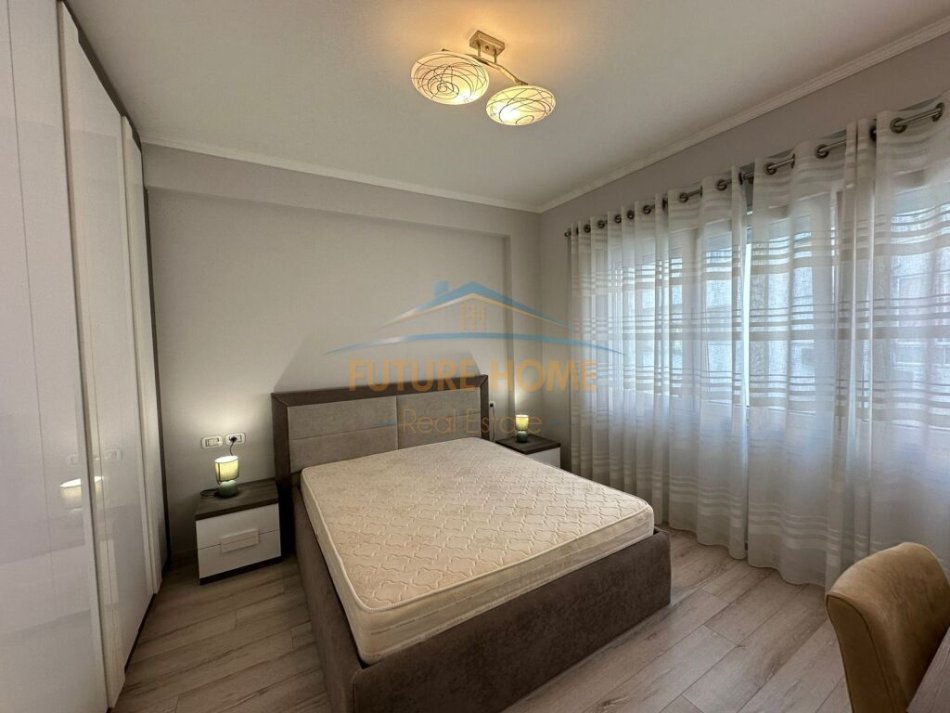 Tirane, jepet me qera apartament 2+1+Ballkon Kati 4, 70 m² 750 € (Kopshti Zoologjik)