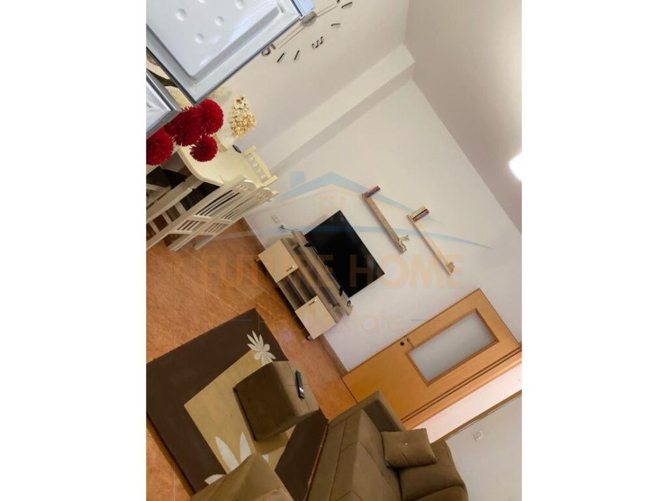 Durres, jepet me qera apartament 1+1+Ballkon Kati 9, 72 m² 350 € (Poliklinika , Durres)