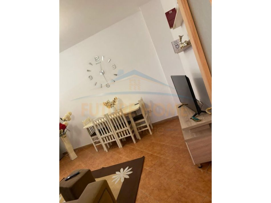 Durres, jepet me qera apartament 1+1+Ballkon Kati 9, 72 m² 350 € (Poliklinika , Durres)