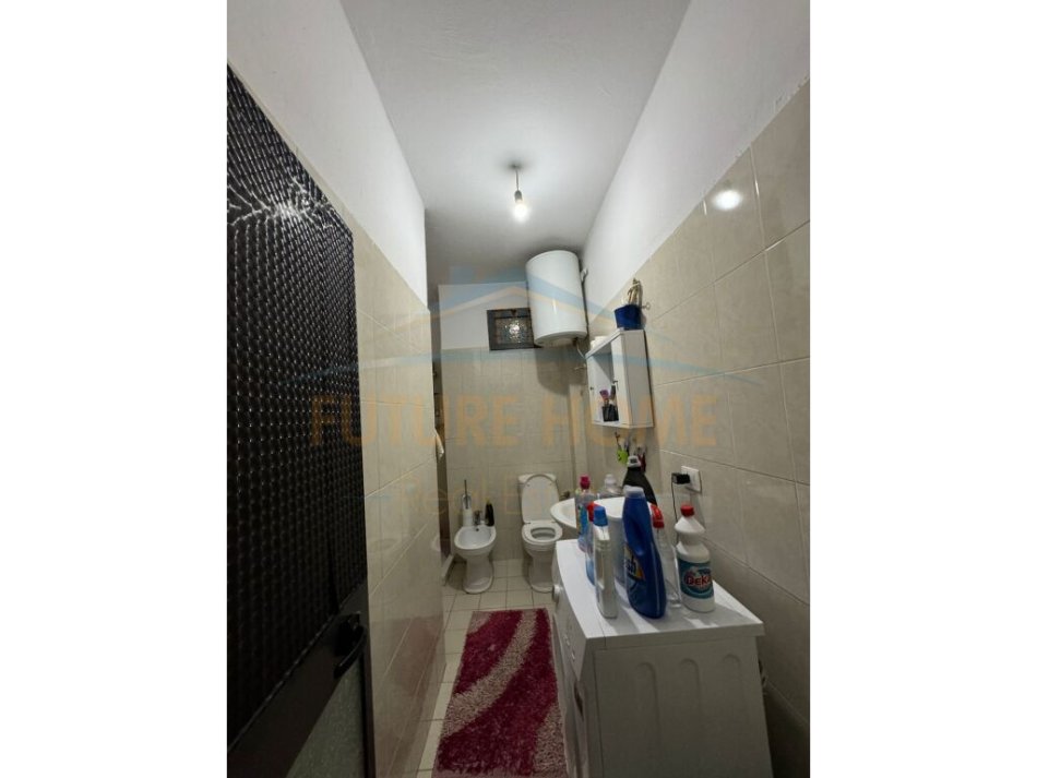 Durres Plazh, jepet me qera apartament 2+1+Ballkon Kati 5, 120 m² 300 € (Pavarsia)