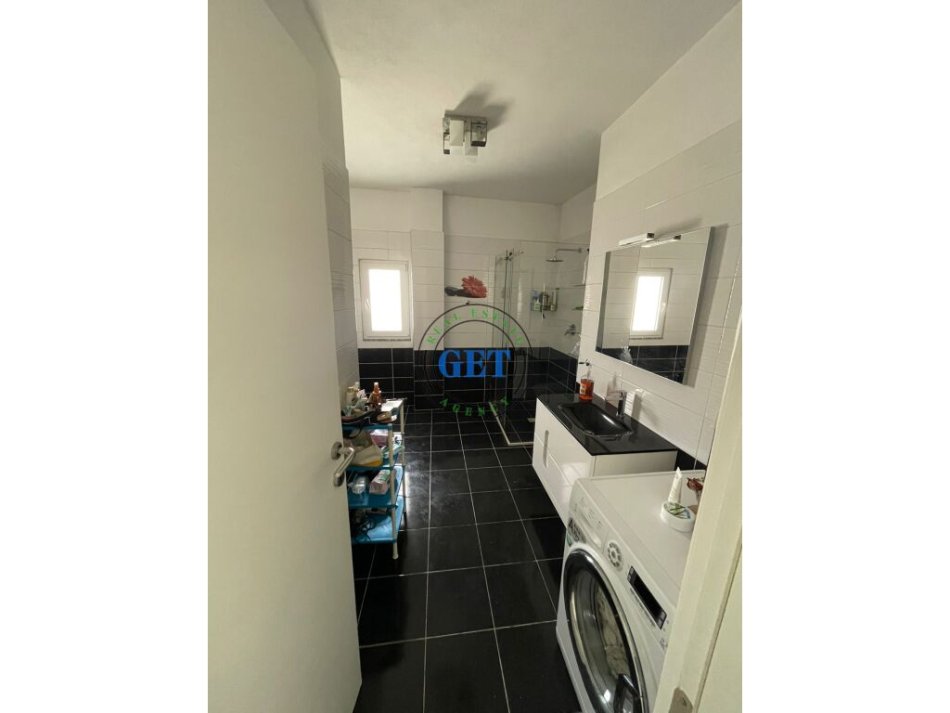 Durres, shitet apartament 3+1 Kati 5, 150 m² 170,000 € (Shkembi i Kavajes)