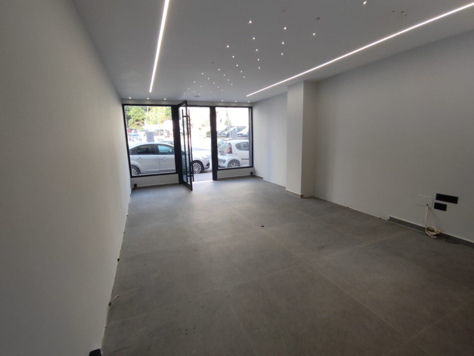 Durres, shitet ambjent biznesi Kati 0, 32 m² 150.000 € (Vollga,Durres)