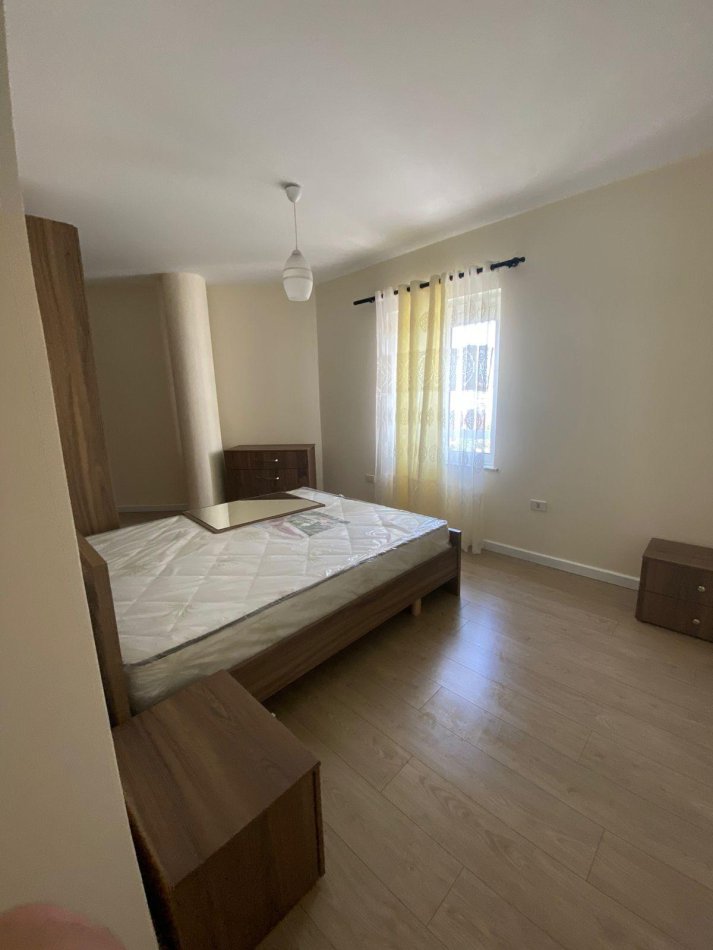 Tirane, jepet me qera apartament 2+1+Ballkon Kati 7, 100 m² 450 € (Laprake , Rruga Dritan Hoxha)