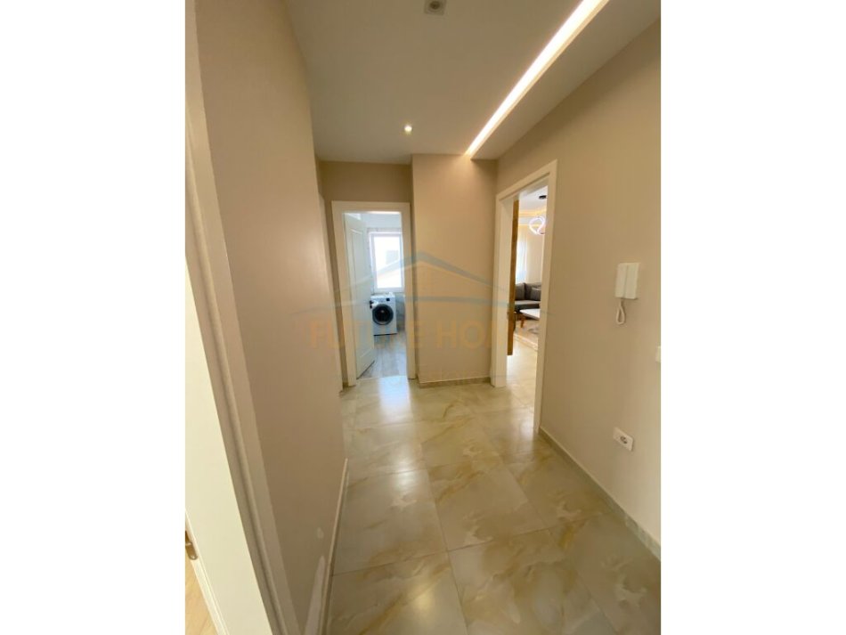 Tirane, jepet me qera apartament 2+1+Ballkon Kati 3, 90 m² 500 € (Sauk)