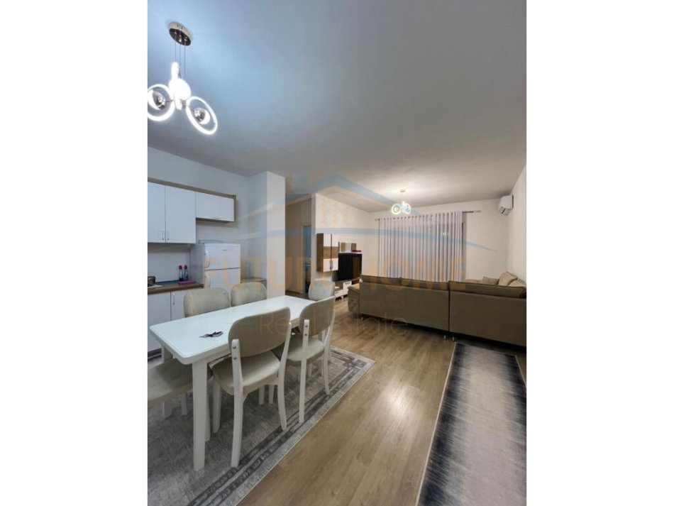 Tirane, jepet me qera 2+1+Ballkon Kati 1, 114 m² 650 € (Unaza e Re)