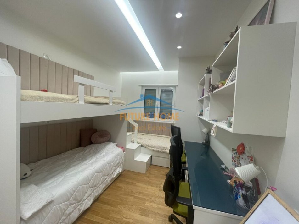 Tirane, shitet apartament 2+1+Aneks+Ballkon Kati 7, 97 m² 160.000 € (Ali Demi)
