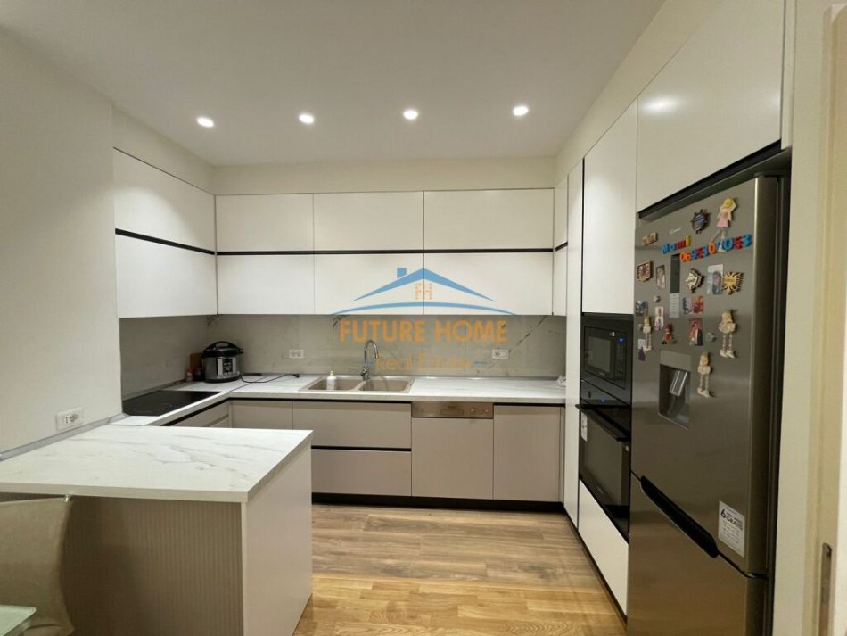 Tirane, shitet apartament 2+1+Aneks+Ballkon Kati 7, 97 m² 160.000 € (Ali Demi)