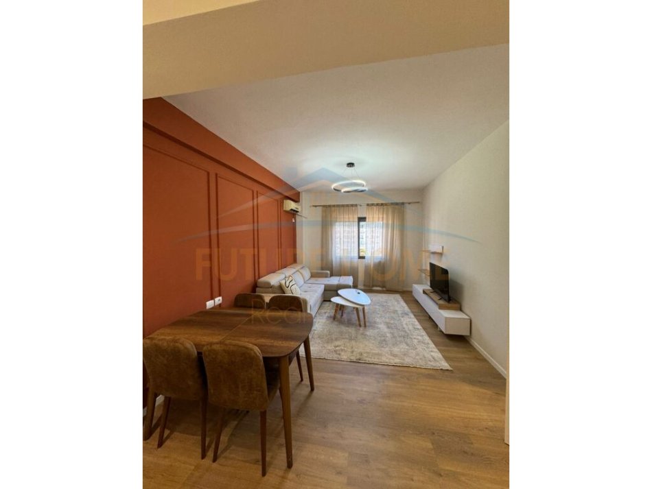 Tirane, jepet me qera apartament 1+1+Ballkon Kati 4, 70 m² 450 € (Unaza e Re)