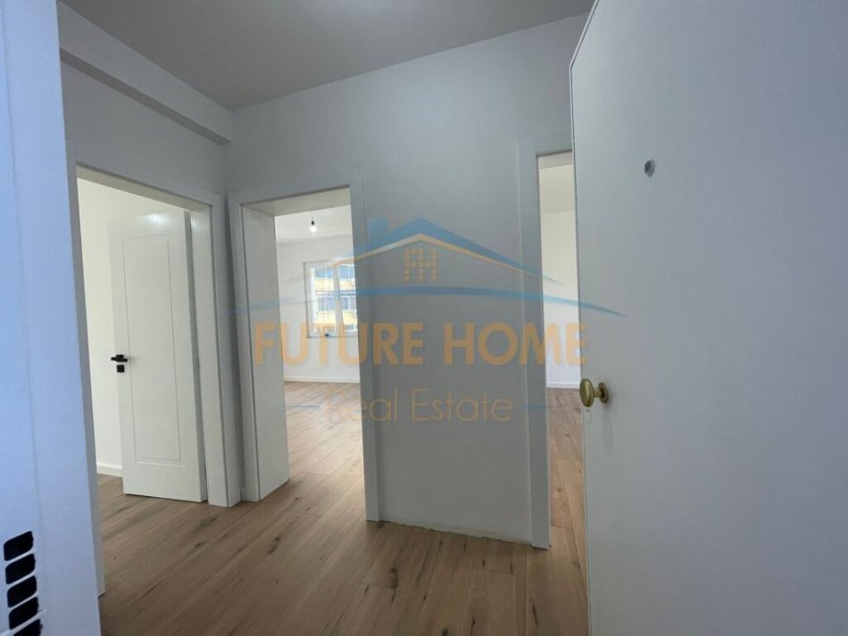 Tirane, jepet me qera apartament 2+1+Ballkon Kati 3, 60 m² 600 € (Rruga Mine Peza)