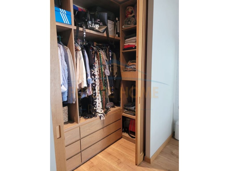 Tirane, jepet me qera apartament 2+1+Ballkon Kati 5, 82 m² 750 € (Kompleksi Kontakt)