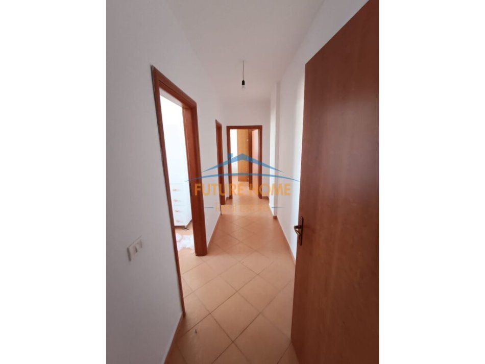Tirane, jepet me qera apartament 2+1+Ballkon , 93 m² 650 € (Shefqet Musaraj, 21 Dhjetori)