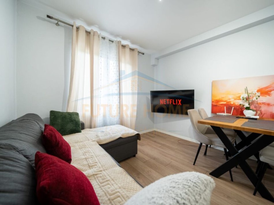 Tirane, jepet me qera apartament 2+1 Kati 3, 58 m² 600 € (BULEVARDI BAJRAM CURRI)
