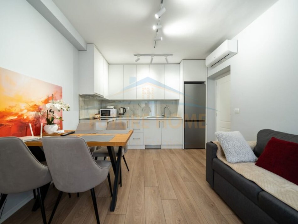 Tirane, jepet me qera apartament 2+1+Ballkon Kati 3, 58 m² 600 € (Bulevardi Bajram Curri)